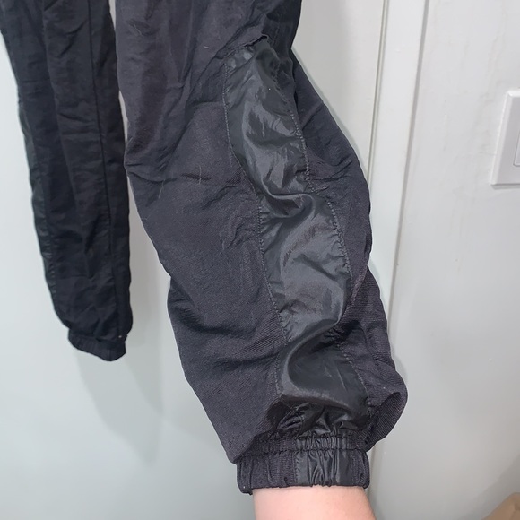 SOLD Sportswear Woven Cargo Pants size XS - Picture 9 of 14